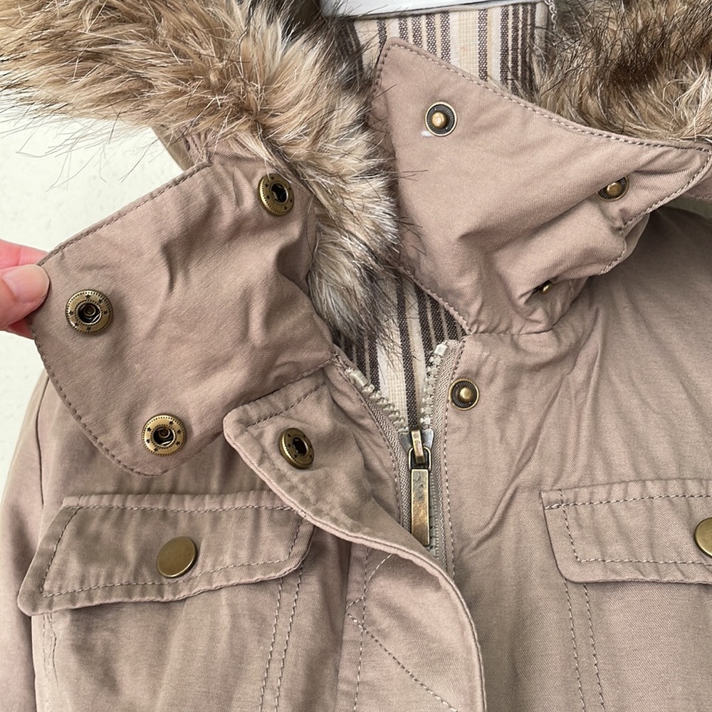 🚫 SOLD LBD Laundry by Design Utility Jacket with Faux Fur Hood Tan S - Picture 5 of 15